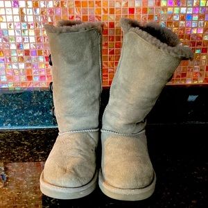 UGG Bailey 3 Button Boots Grey Sz 5 GUC